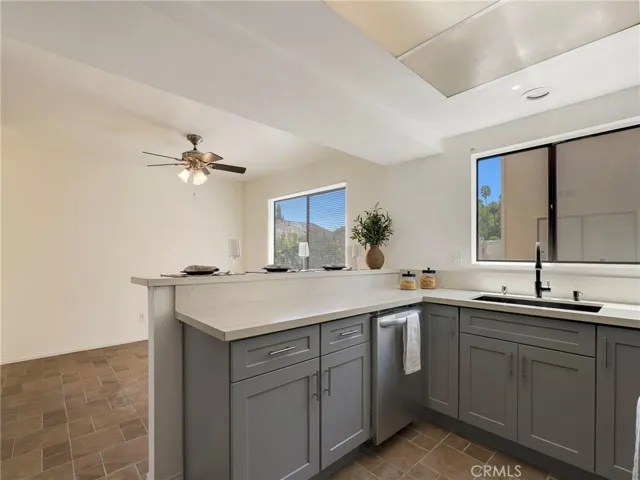 18954 Sherman Way 9, Reseda, California 91335