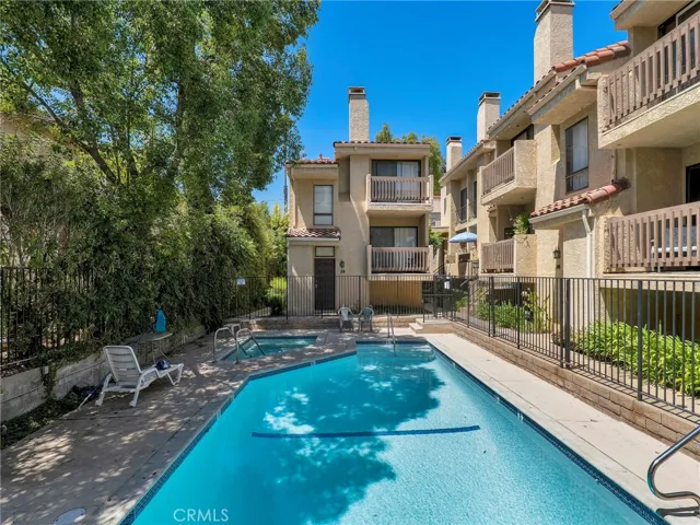18954 Sherman Way 9, Reseda, California 91335
