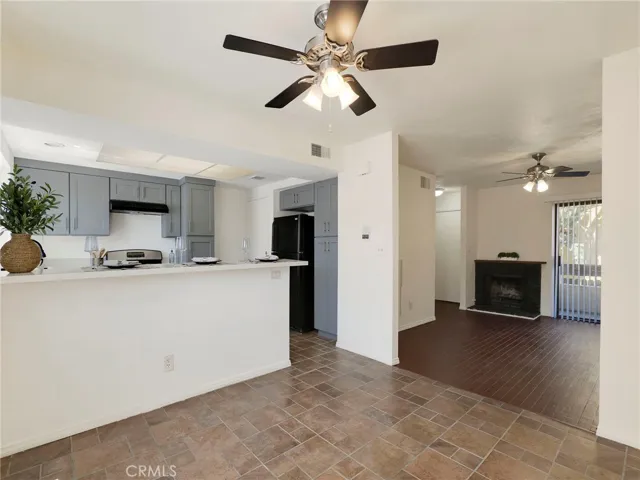 18954 Sherman Way 9, Reseda, California 91335