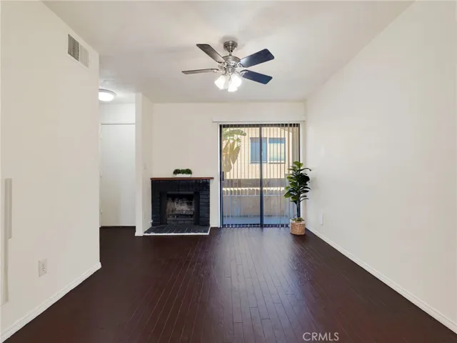 18954 Sherman Way 9, Reseda, California 91335