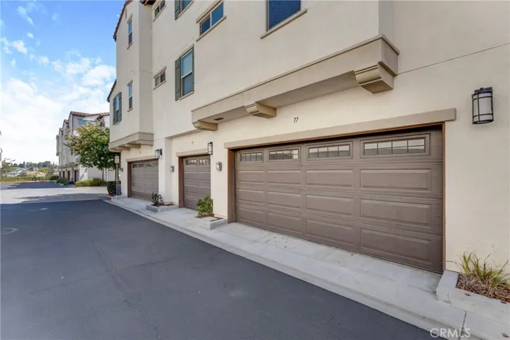 Garage with direct access to entry level of unit