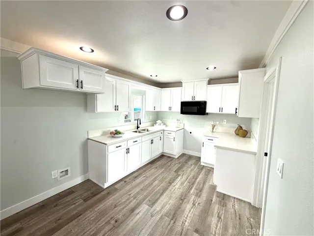 8733 Beach, Los Angeles, California 90002
