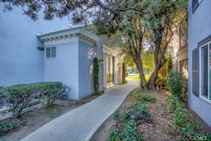1610 S. Pomona C15, Fullerton, California 92832