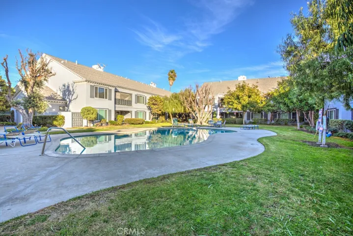 1610 S. Pomona C15, Fullerton, California 92832