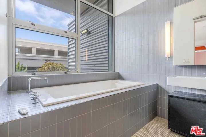 4080 Glencoe Avenue 407, Marina Del Rey, California 90292