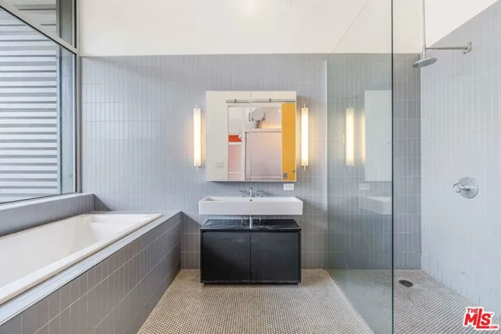 4080 Glencoe Avenue 407, Marina Del Rey, California 90292