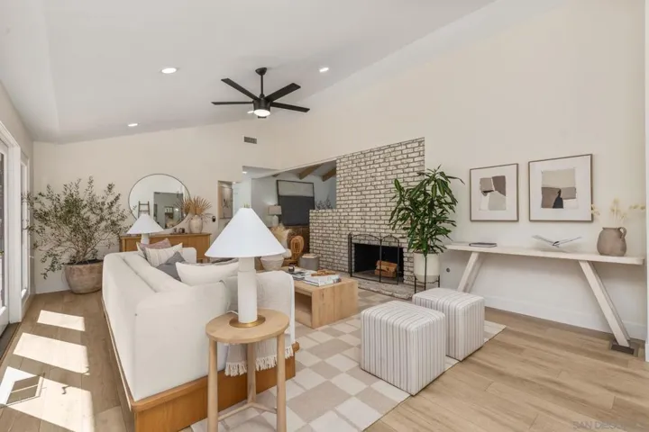 Den/Family/Great Room