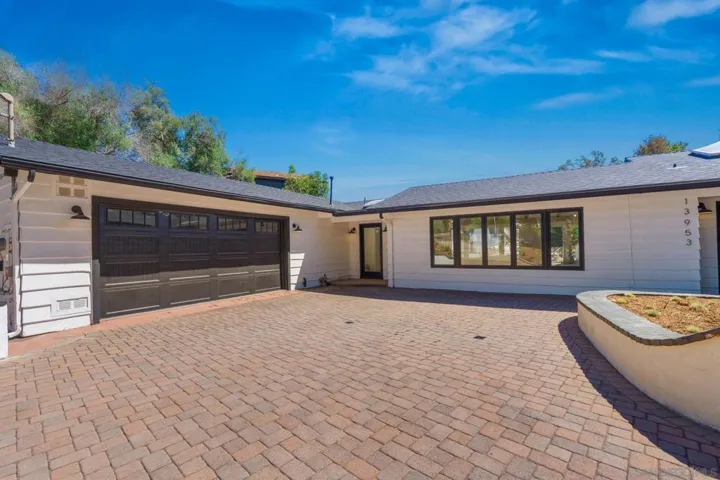 Parking Lot/Garage
