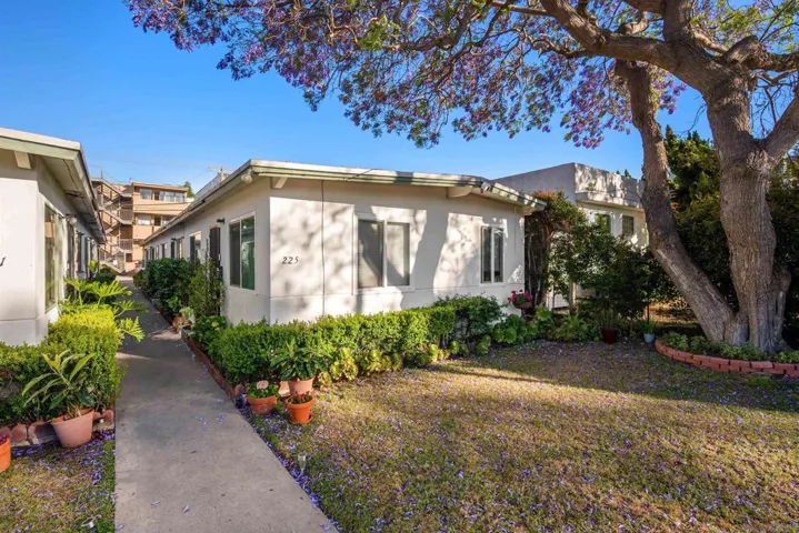 221 D St, Coronado, California 92118