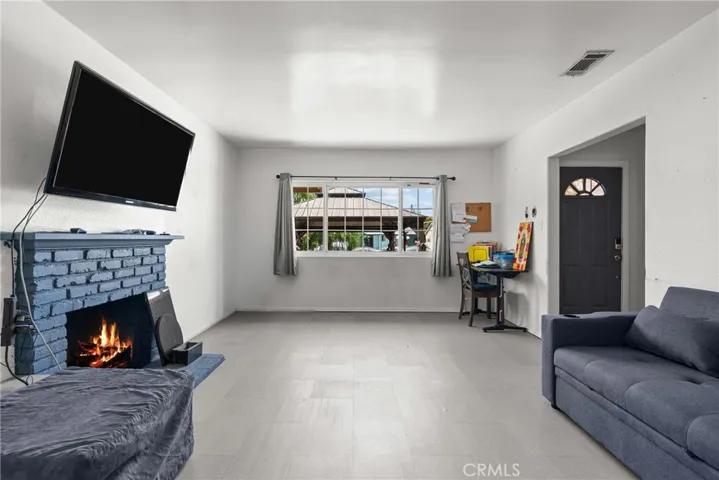 11924 Chadron Avenue, San Fernando, California 91340 — photo 5