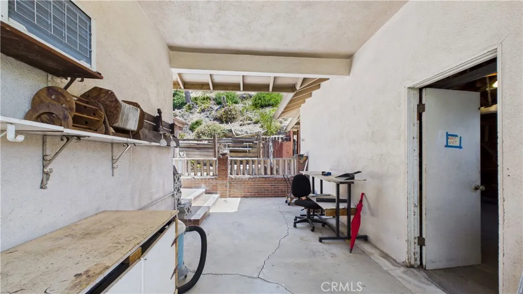 Breeze way to garage