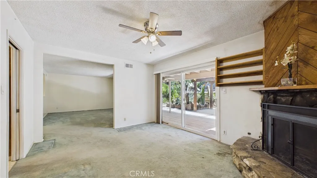 Den or room dining
