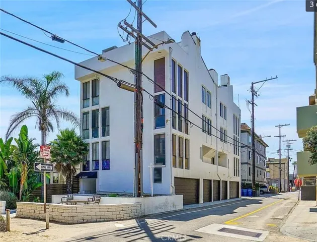 14 Mast Street, Los Angeles, California 90292