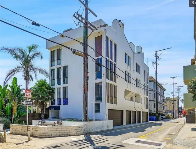 14 Mast Street, Marina Del Rey, California 90292