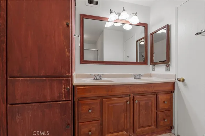 7137 Shoup 39, West Hills, California 91307