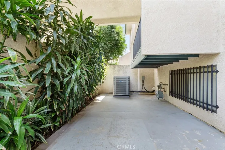 7137 Shoup 39, West Hills, California 91307