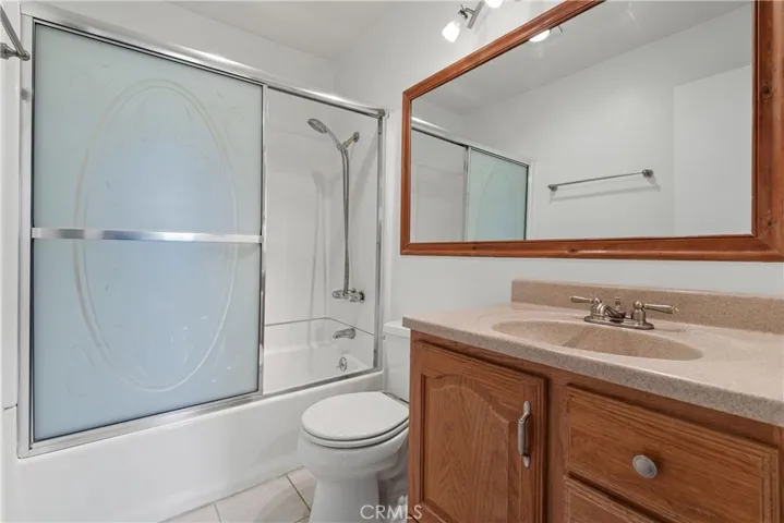7137 Shoup 39, West Hills, California 91307