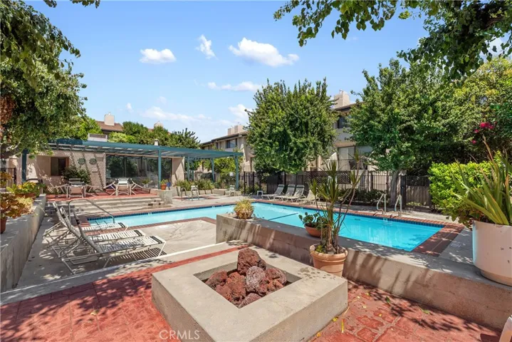 7137 Shoup 39, West Hills, California 91307
