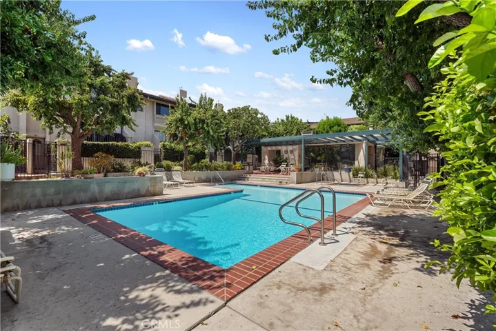 7137 Shoup 39, West Hills, California 91307