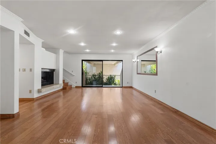 7137 Shoup 39, West Hills, California 91307
