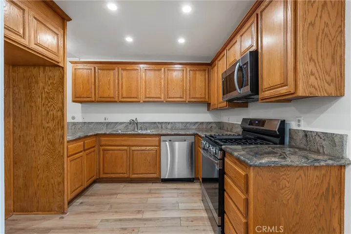 7137 Shoup 39, West Hills, California 91307