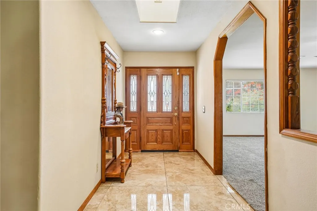 575 Lauresa, Hemet, California 92544 — photo 5