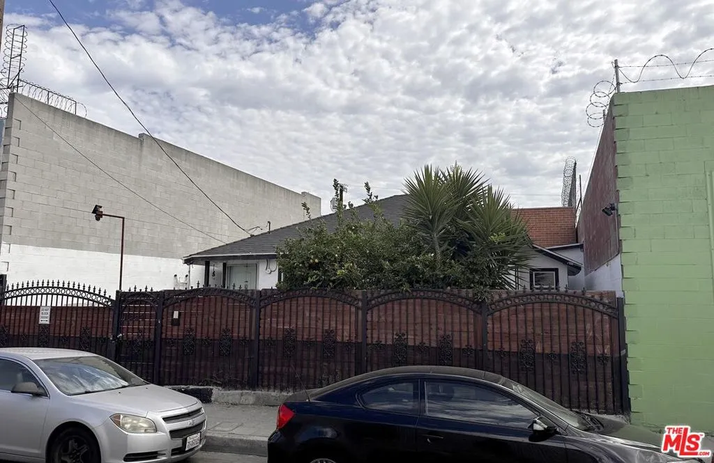 1554 E 24th Street, Los Angeles, California 90011 — photo 4