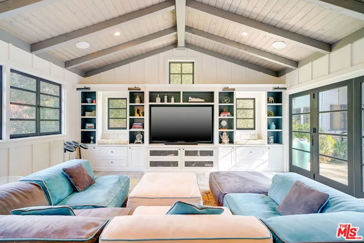 11670 Duque Drive, Los Angeles, California 91604