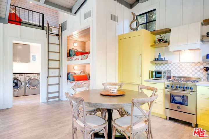 11670 Duque Drive, Los Angeles, California 91604