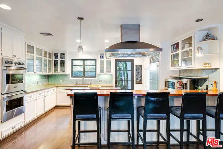 11670 Duque Drive, Los Angeles, California 91604