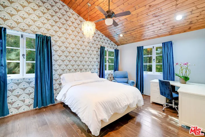 11670 Duque Drive, Los Angeles, California 91604
