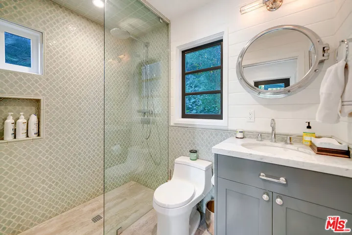 11670 Duque Drive, Los Angeles, California 91604