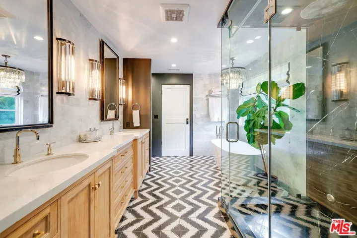 11670 Duque Drive, Los Angeles, California 91604