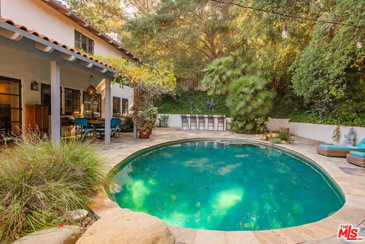 11670 Duque Drive, Los Angeles, California 91604