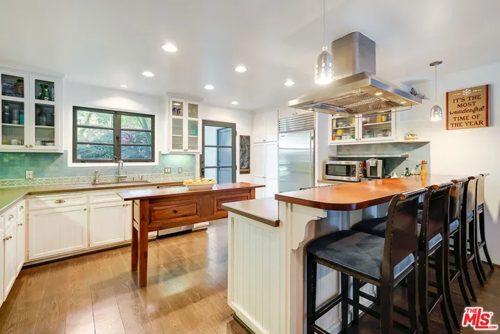 11670 Duque Drive, Los Angeles, California 91604