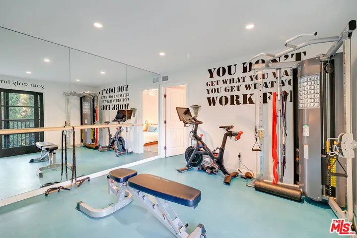 11670 Duque Drive, Los Angeles, California 91604