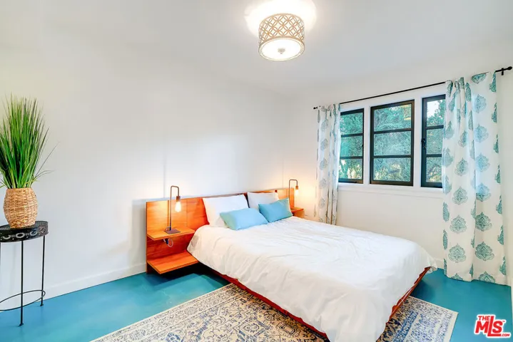 11670 Duque Drive, Los Angeles, California 91604