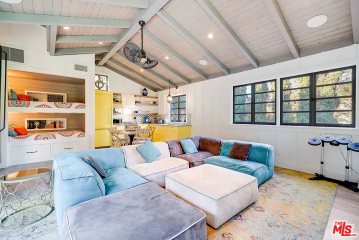 11670 Duque Drive, Los Angeles, California 91604