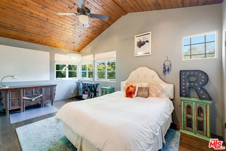 11670 Duque Drive, Los Angeles, California 91604