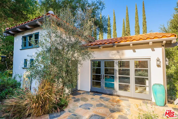 11670 Duque Drive, Los Angeles, California 91604