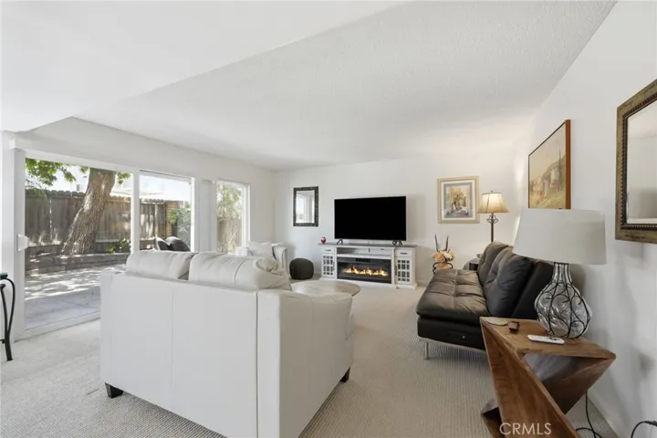 2558 Seahorse Avenue, Ventura, California 93001