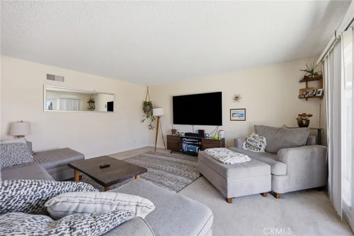 2558 Seahorse Avenue, Ventura, California 93001