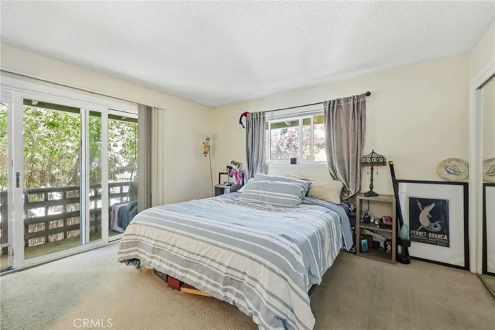 2558 Seahorse Avenue, Ventura, California 93001