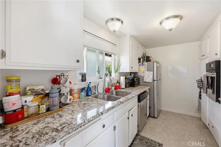 2558 Seahorse Avenue, Ventura, California 93001