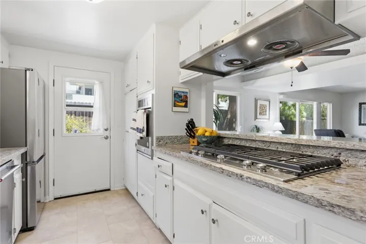 2558 Seahorse Avenue, Ventura, California 93001