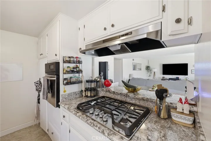 2558 Seahorse Avenue, Ventura, California 93001