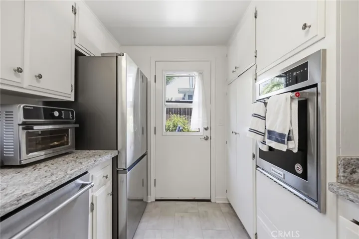 2558 Seahorse Avenue, Ventura, California 93001