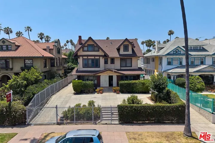 1041 Elden Avenue, Los Angeles, California 90006
