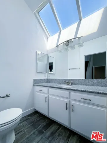 9939 Topanga Canyon Boulevard 6, Chatsworth, California 91311