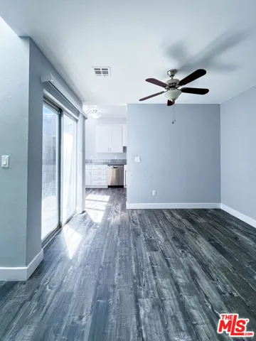 9939 Topanga Canyon Boulevard 6, Chatsworth, California 91311